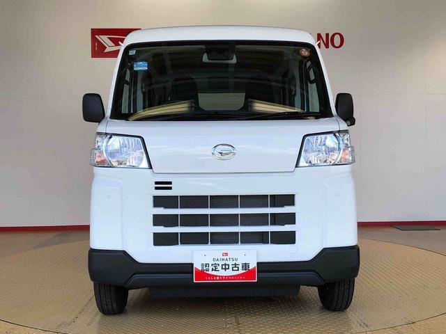 Daihatsu Hijet Cargo 4