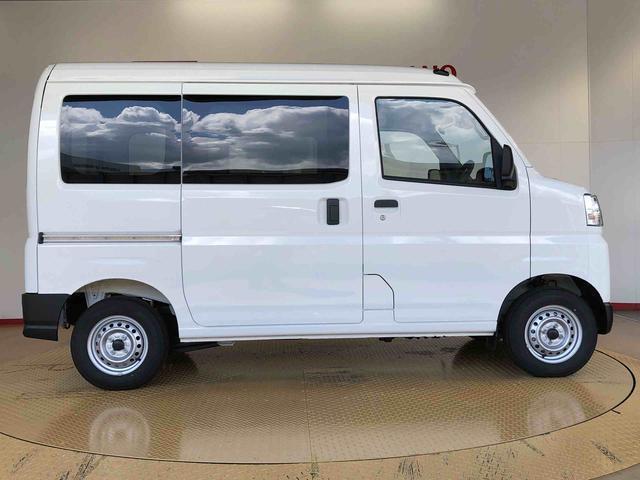 Daihatsu Hijet Cargo 6