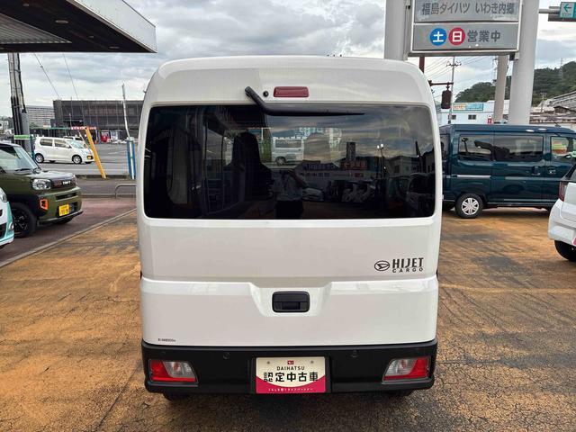 Daihatsu Hijet Cargo 4