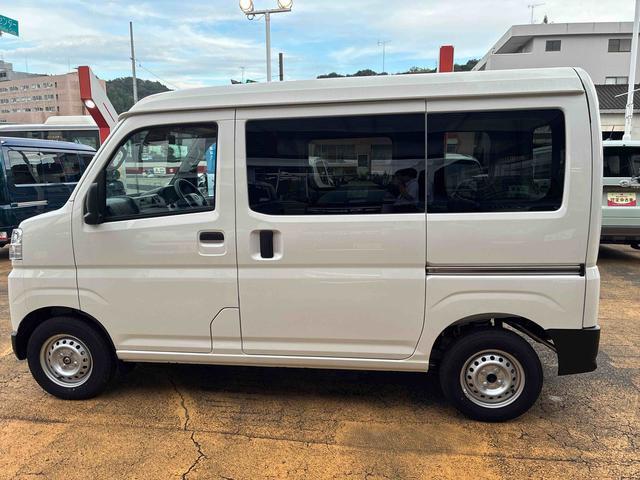 Daihatsu Hijet Cargo 5