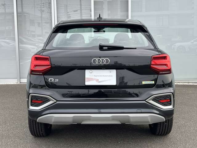 Audi Q2 11