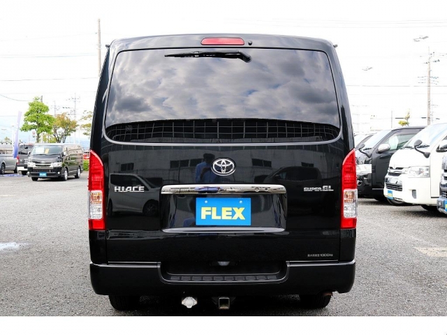 Toyota Hiace Van 9