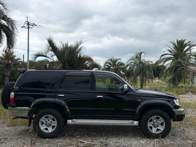 Toyota Hilux Surf 4