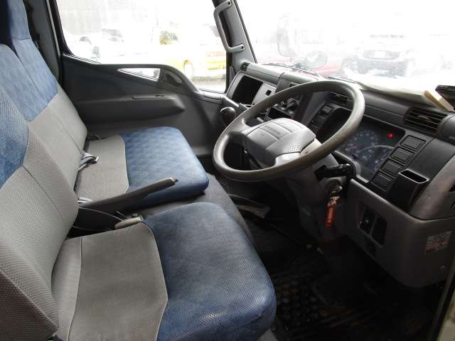 Mitsubishi Fuso Canter 2