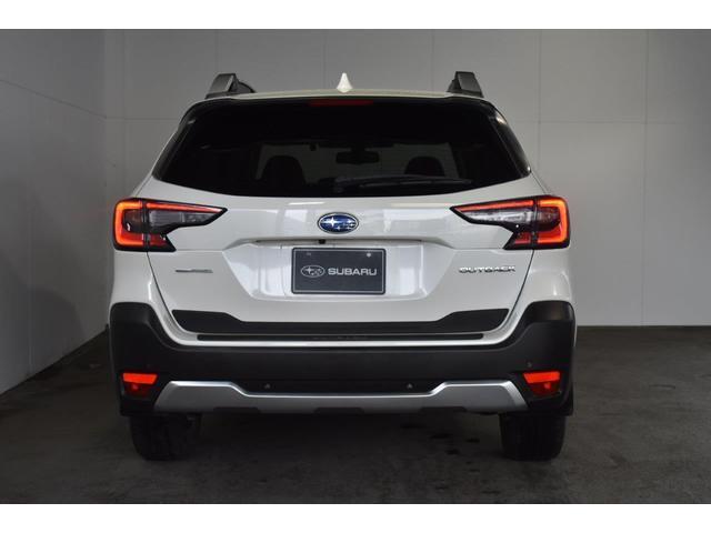 Subaru Legacy Outback 11