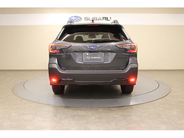 Subaru Legacy Outback 11