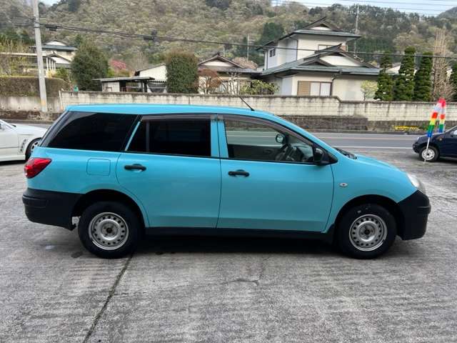 Nissan AD 4