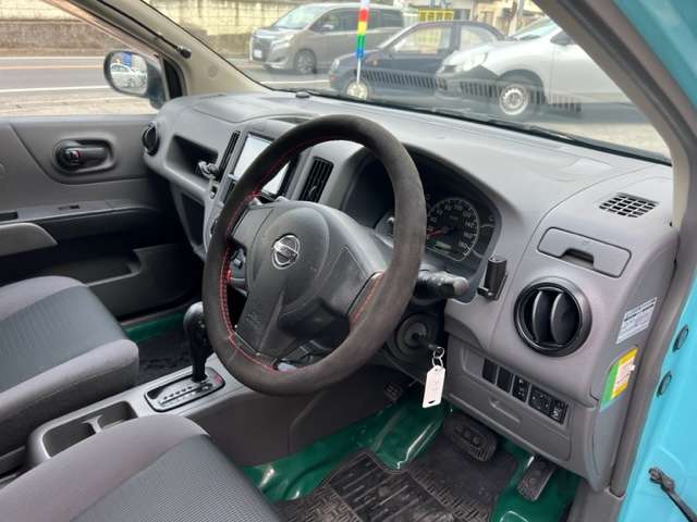 Nissan AD 8