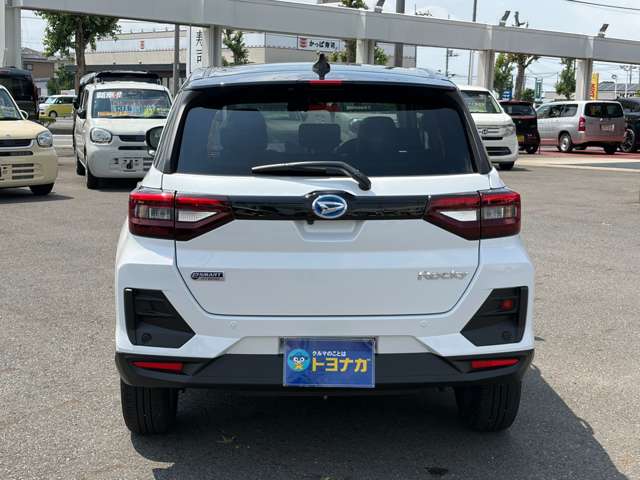 Daihatsu Rocky 11