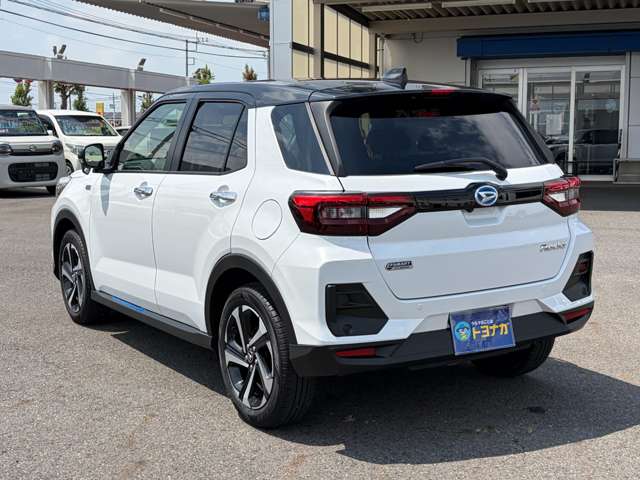 Daihatsu Rocky 3