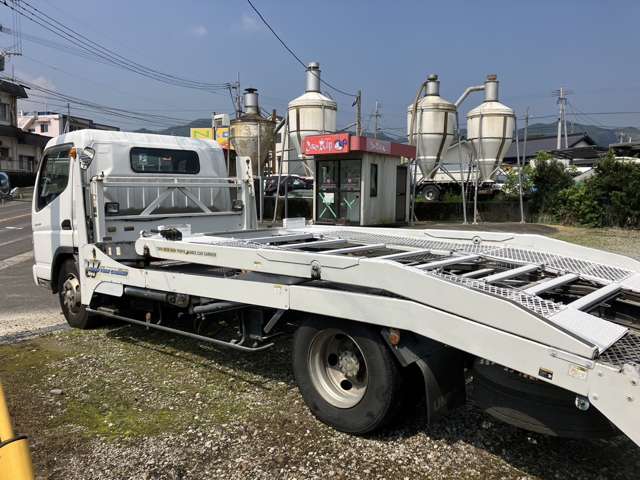 Mitsubishi Fuso Canter 2