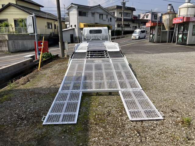 Mitsubishi Fuso Canter 8