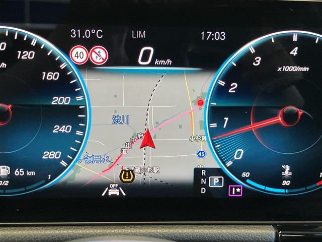 Mercedes-Benz GLA-Class 4