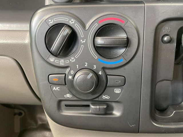 Nissan NV100 Clipper 6