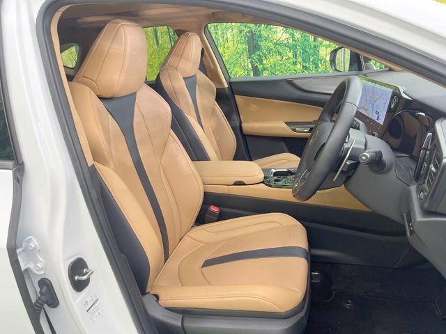 Lexus NX 8
