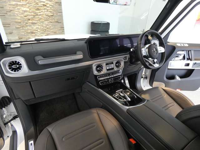 Mercedes-Benz G-Class 8