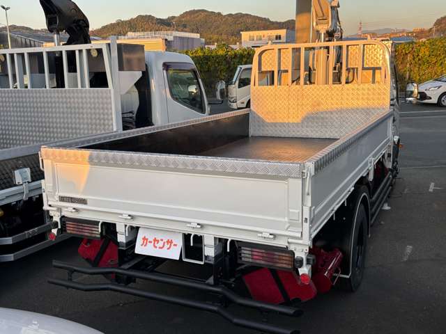 Hino Dutro 4