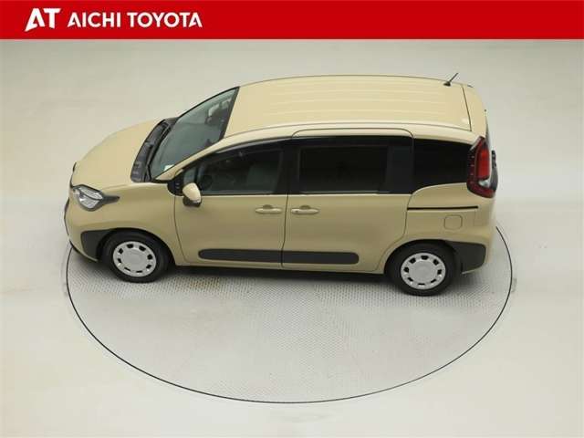 Toyota Sienta 11