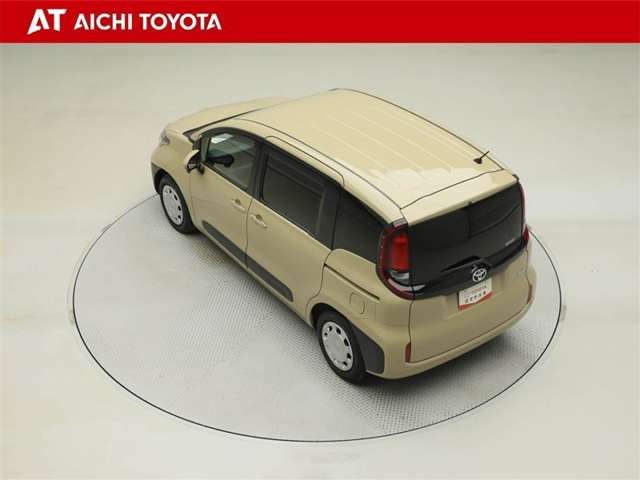 Toyota Sienta 12
