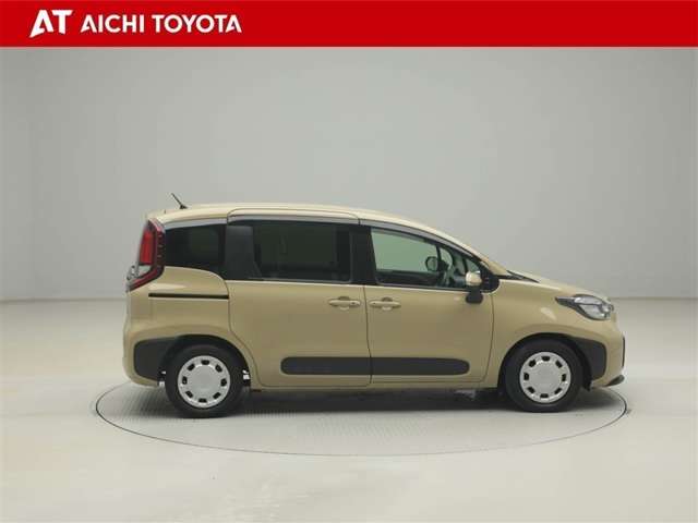 Toyota Sienta 7