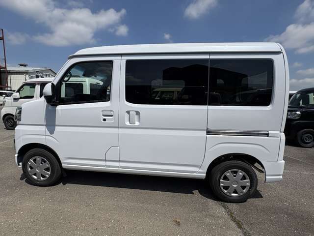 Daihatsu Hijet Cargo 12