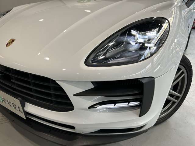 Porsche Macan 4