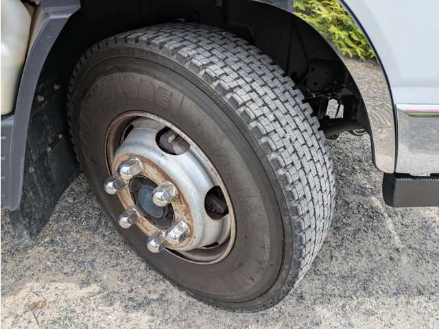 Mitsubishi Fuso Canter 9