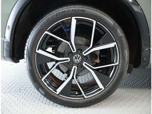 Volkswagen Tiguan 7