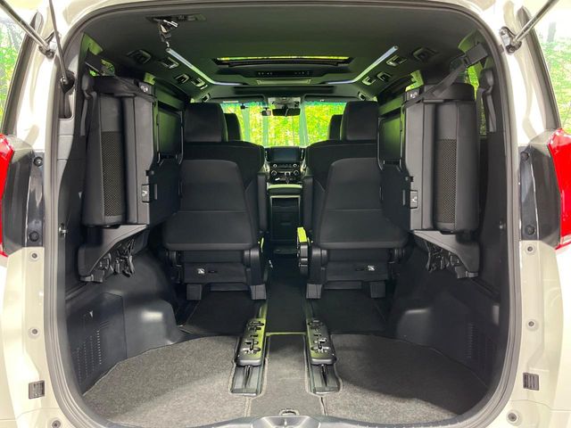 Toyota Alphard 12
