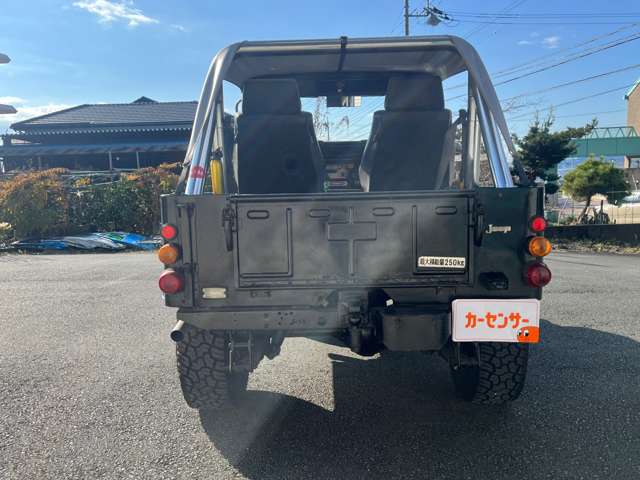Mitsubishi Jeep 5