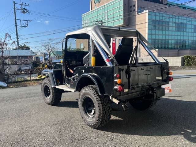 Mitsubishi Jeep 6