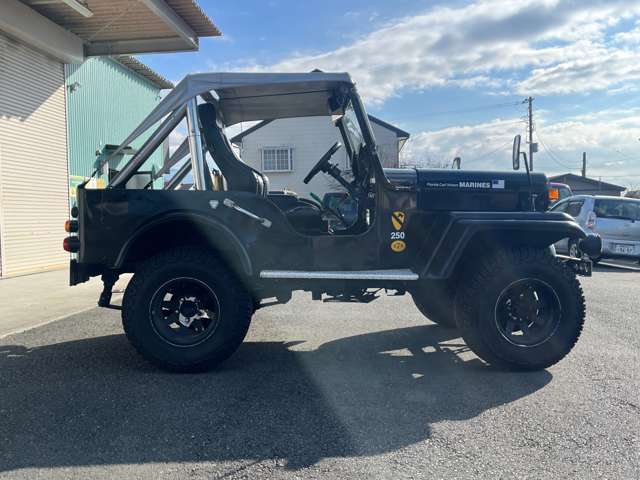 Mitsubishi Jeep 10