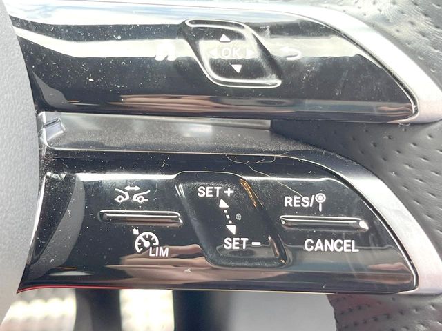 Mercedes-Benz GLA-Class 6