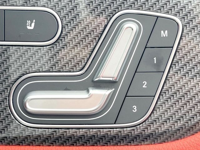 Mercedes-Benz GLA-Class 8