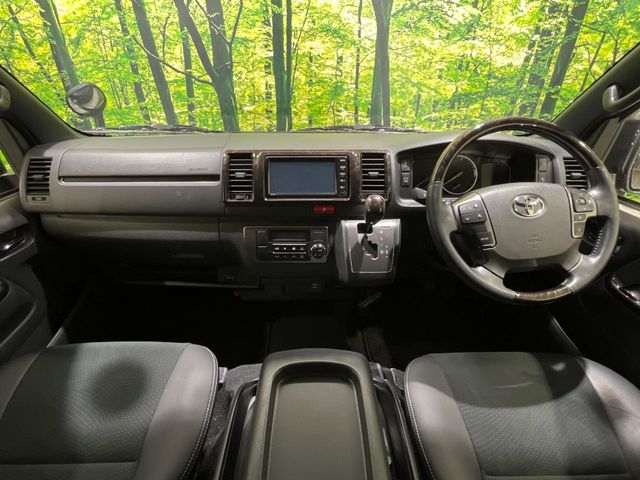 Toyota Hiace Van 2