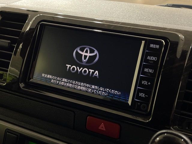 Toyota Hiace Van 3
