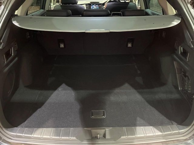 Subaru Legacy Outback 11