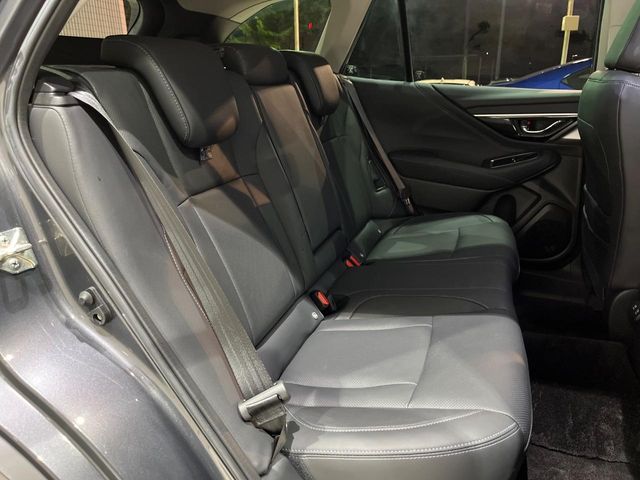 Subaru Legacy Outback 10