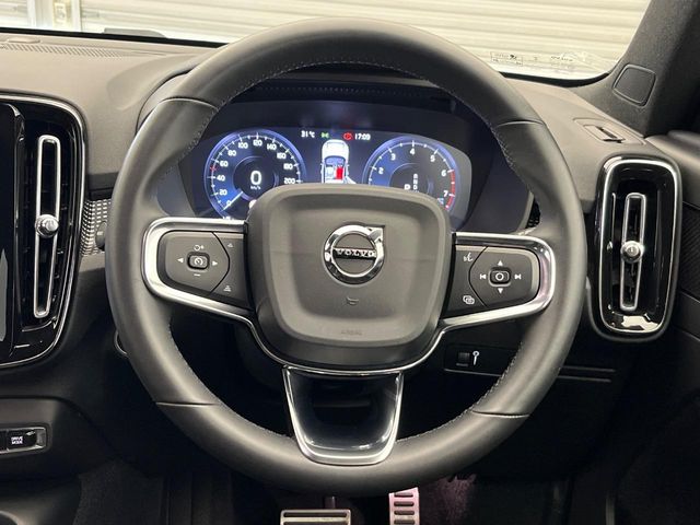 Volvo XC40 11