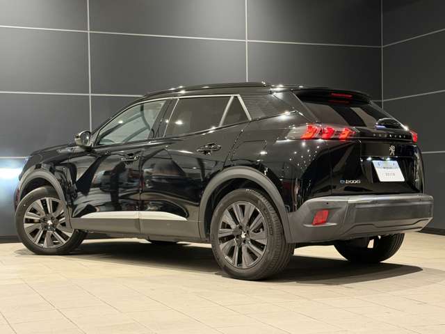 Peugeot SUV e-2008 10