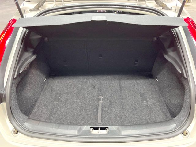 Volvo V40 Cross Country 12