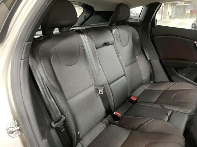 Volvo V40 Cross Country 9