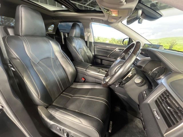 Lexus RX 9