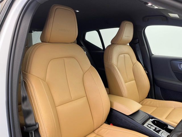 Volvo XC40 12