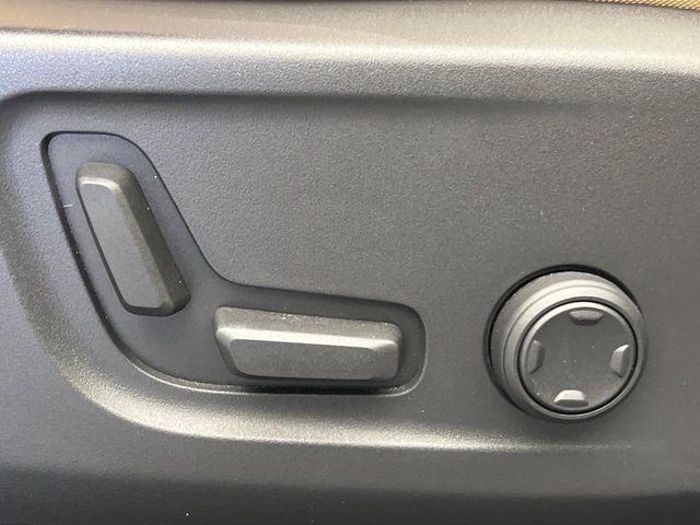 Volvo XC40 9