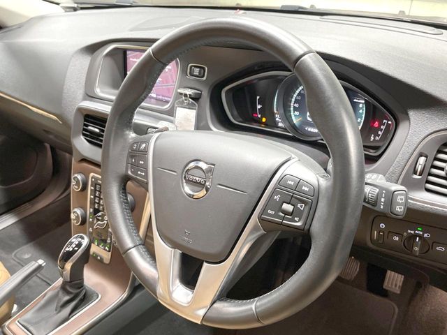 Volvo V40 Cross Country 12