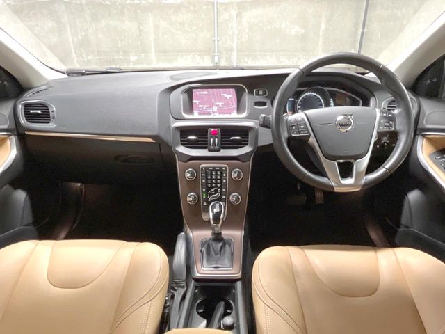 Volvo V40 Cross Country 2