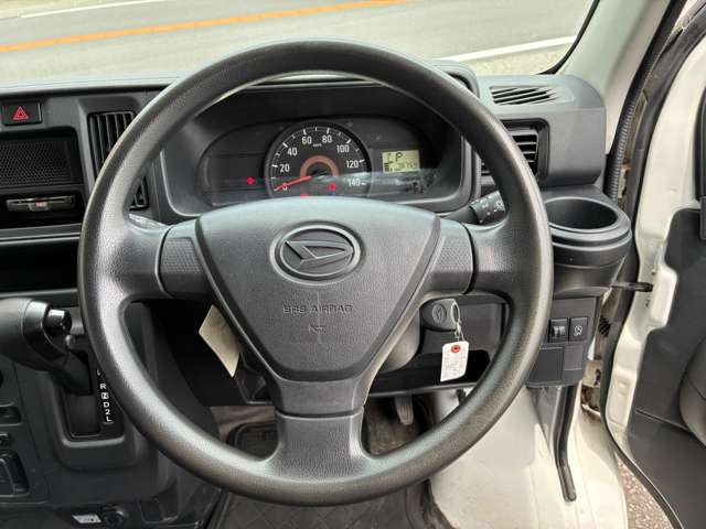Daihatsu Hijet Cargo 10