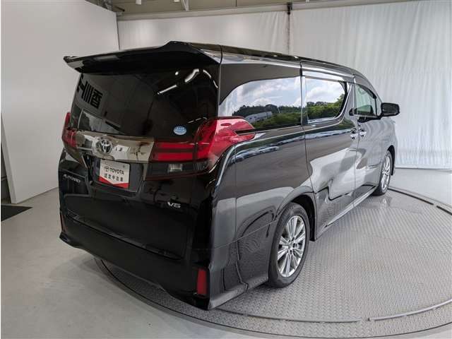 Toyota Alphard 2