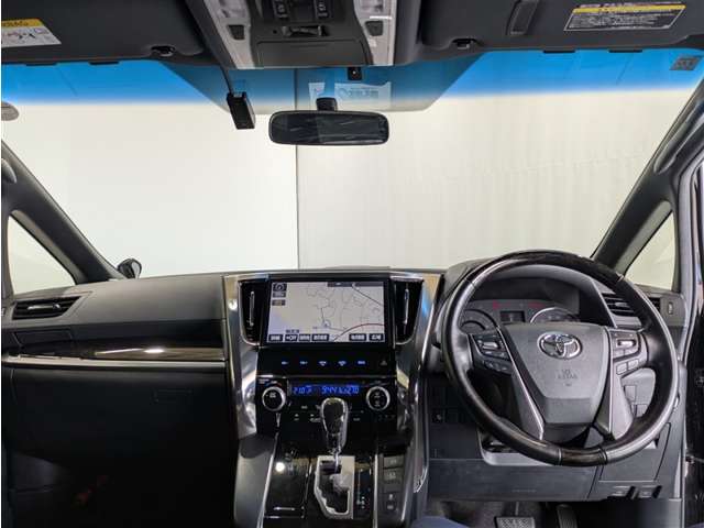 Toyota Alphard 6
